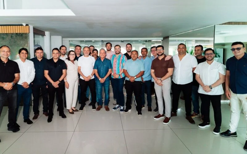 Dez vereadores de Campina Grande anunciam apoio a pré-candidatura de Nabor Wanderley ao Senado
