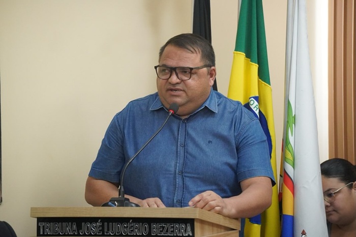Vereador de Junco do Seridó defende que prefeito cobre votos de servidores: “É pra obrigar mesmo”
