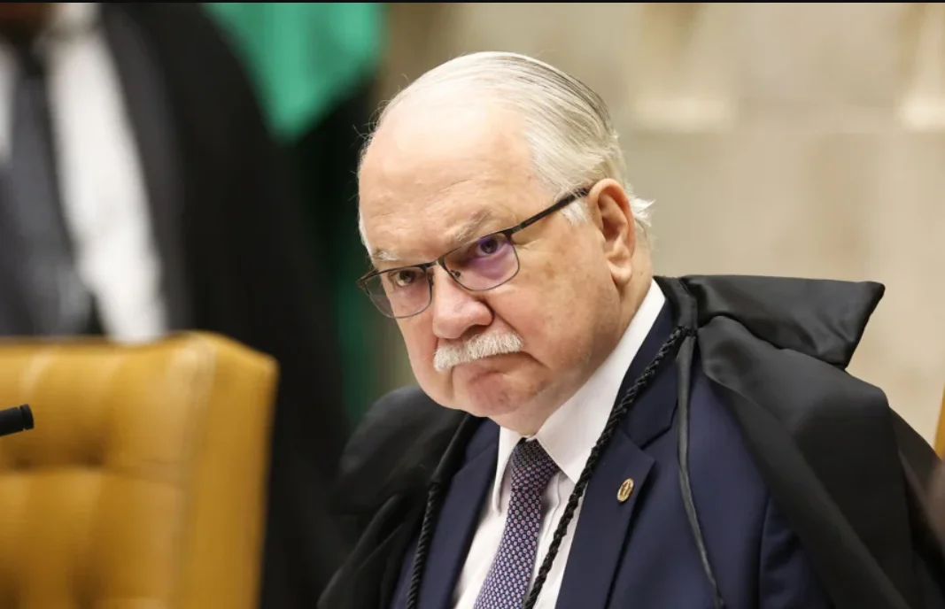 Fachin nega julgamento conjunto pedido por Moraes e marca caso Mendonça para 23 de setembro